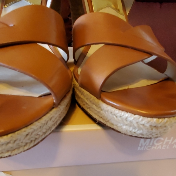 Shoes - Picture 4 of 6